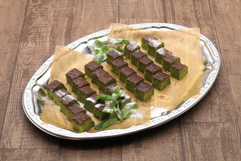 抹茶のミニカットケーキ